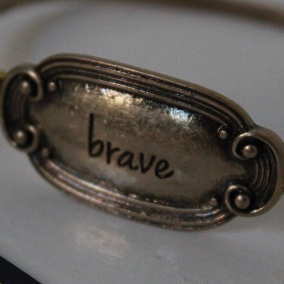 Niquea.D "Brave" Metal Bracelet - Picture 2 of 5